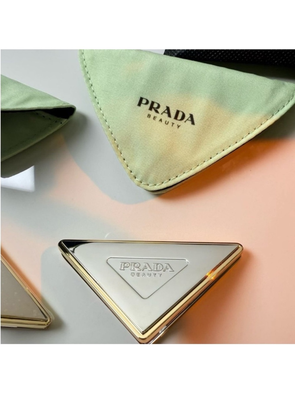 Prada beauty mini mirror - Picture 3 of 4